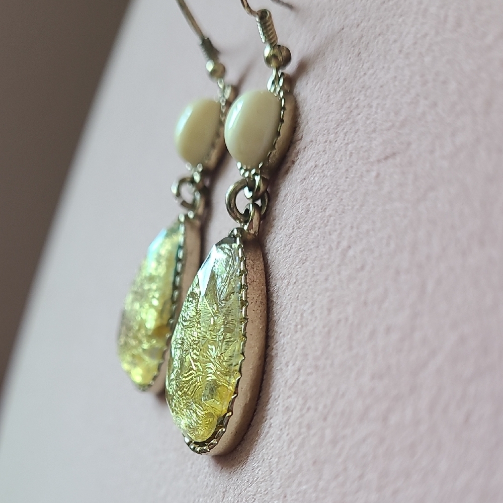 Elegant Gold And Cream Drop Earrings Set - Picture 7 of 12